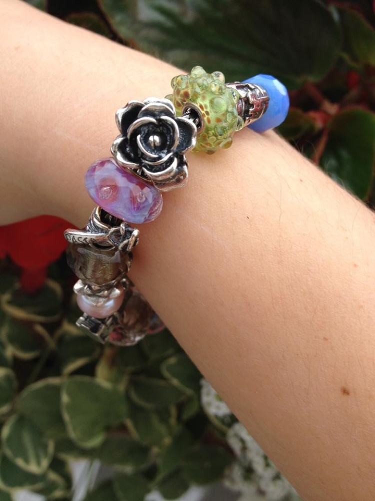 Trollbeads Grey Prism Glass Bead featured in Trollbeads Akron design on silver chain